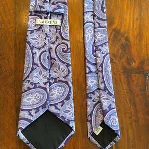 Valentino purple paisley tie with white accents